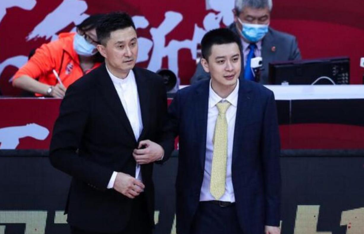 CBA最新赛制引发篮球热潮，小巷独特风味与之交融
